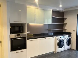 À louer 3 chambres appartement à Khlong Toei, Bangkok