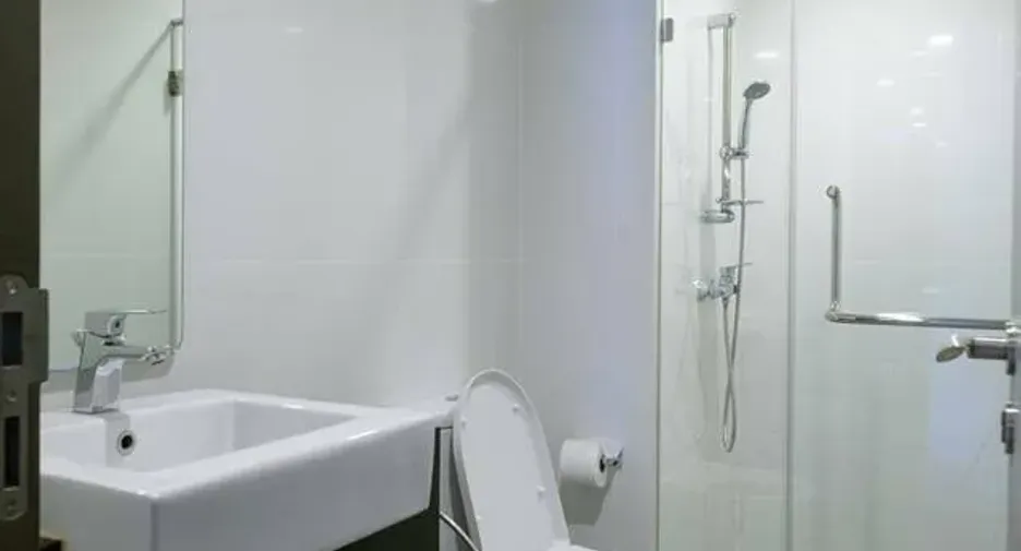 Condo en alquiler de 2 habitaciones en Khlong Toei, Bangkok