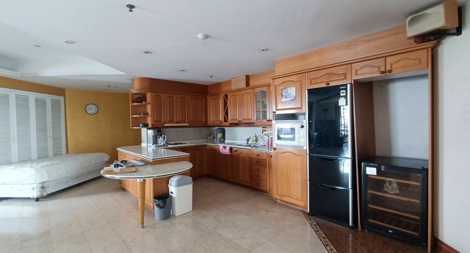 For rent 2 bedrooms condo in Bang Kho Laem, Bangkok