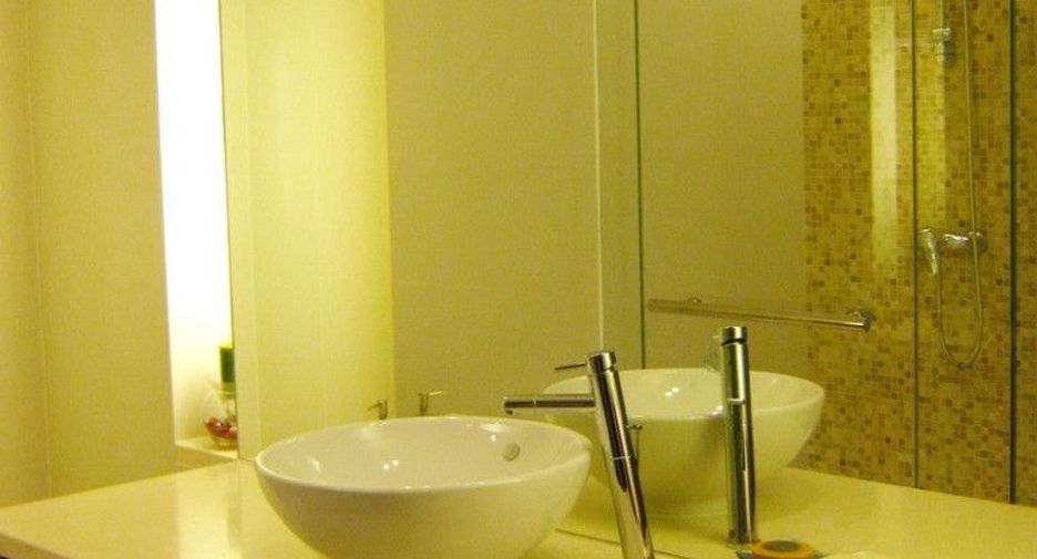 For rent 3 bedrooms condo in Khlong Toei, Bangkok