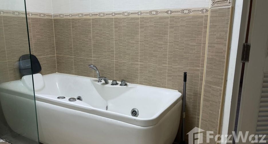 For rent 2 bedrooms condo in Sathon, Bangkok