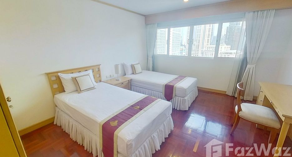 For rent 3 bedrooms condo in Khlong Toei, Bangkok