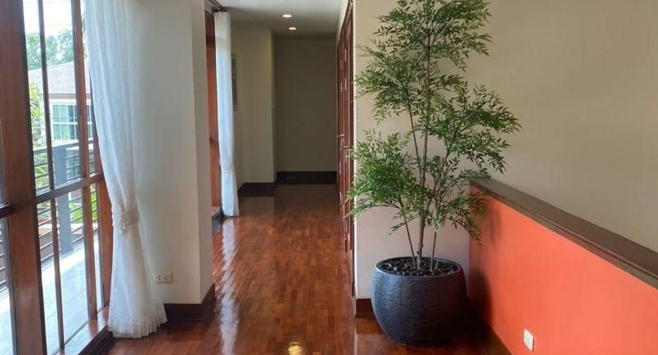 For rent 5 bedrooms house in Suan Luang, Bangkok