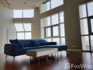 For rent 3 bedrooms condo in Huai Khwang, Bangkok