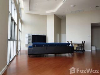For rent 3 bedrooms condo in Huai Khwang, Bangkok