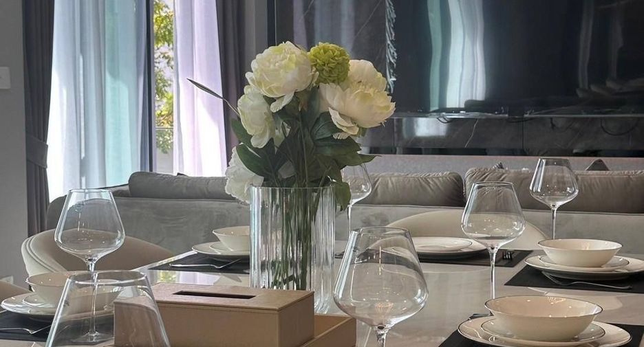 Haus zur Miete mit 4 Zimmer in Saphan Sung, Bangkok