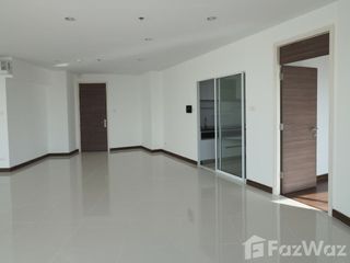 For rent 2 bedrooms condo in Yan Nawa, Bangkok
