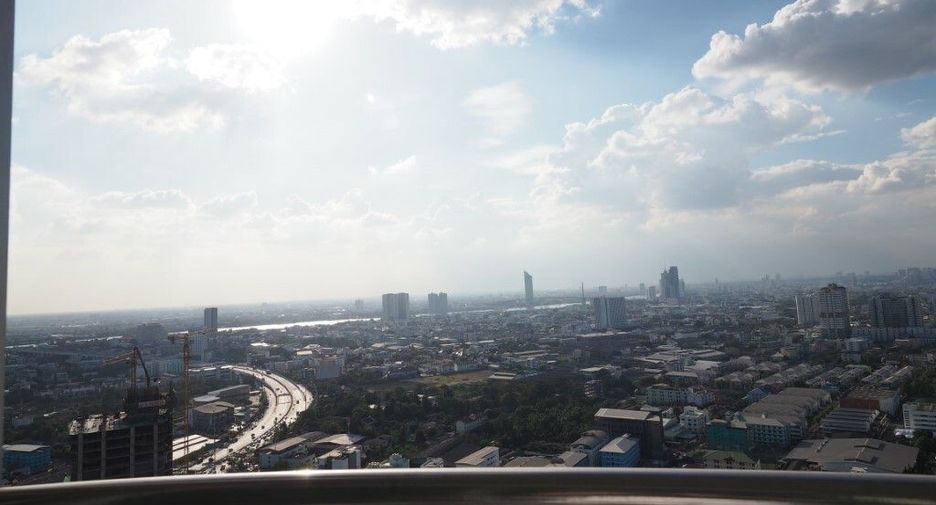 For rent 2 bedrooms condo in Yan Nawa, Bangkok