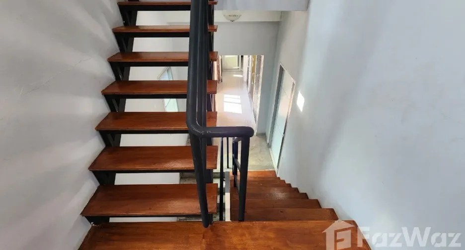 For rent 4 bedrooms house in Watthana, Bangkok