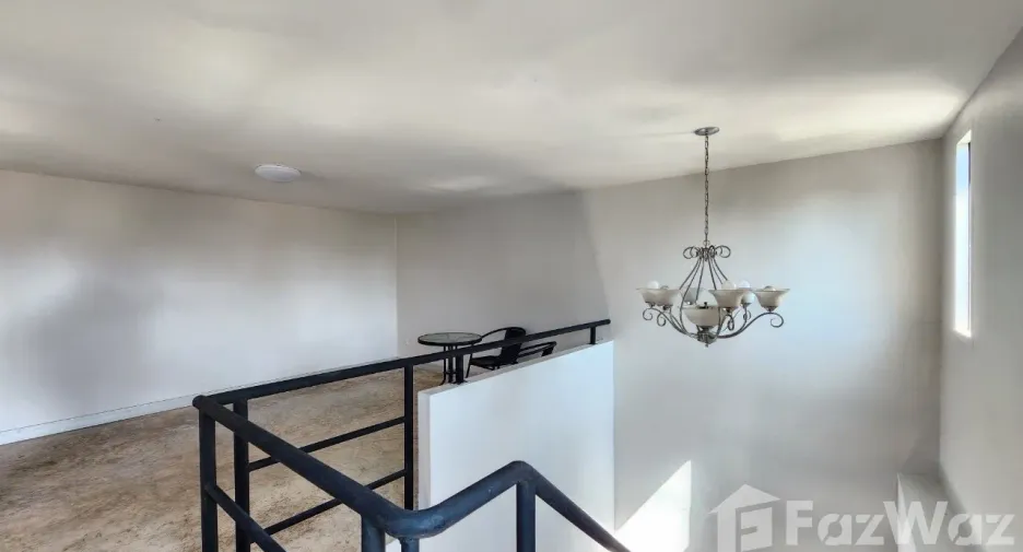 For rent 4 bedrooms house in Watthana, Bangkok