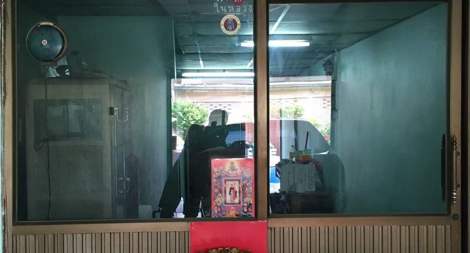 Gewerbefläche zur Miete mit 2 Zimmer in Bang Kho Laem, Bangkok
