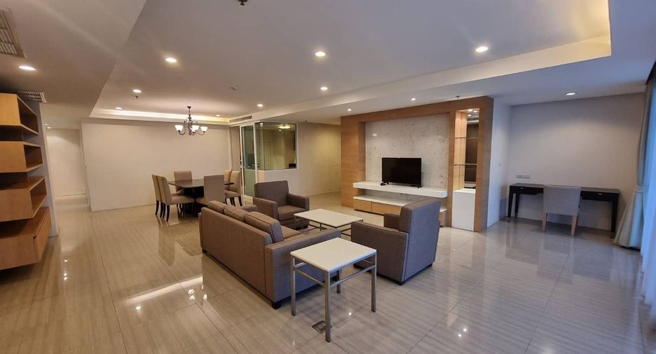 For rent 4 bedrooms apartment in Watthana, Bangkok
