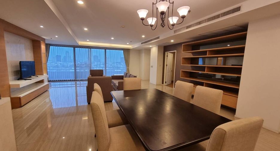 For rent 4 bedrooms apartment in Watthana, Bangkok