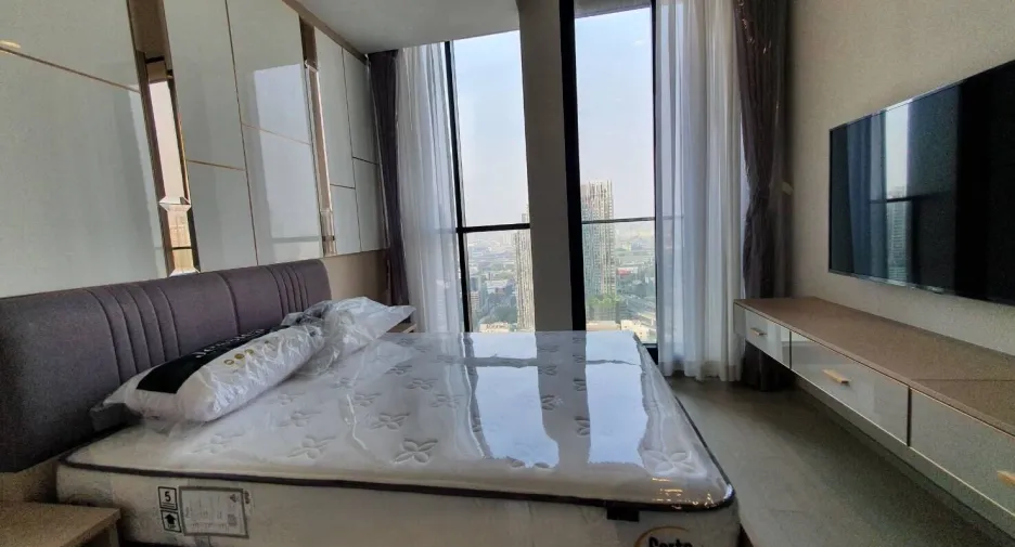 Wohnung zur Miete mit 2 Zimmer in Pathum Wan, Bangkok