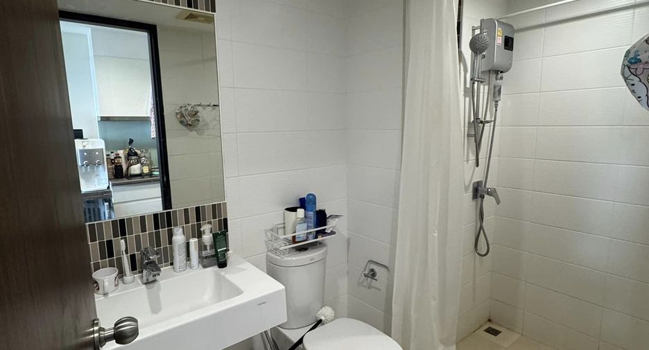 For rent 2 bedrooms condo in Bang Na, Bangkok