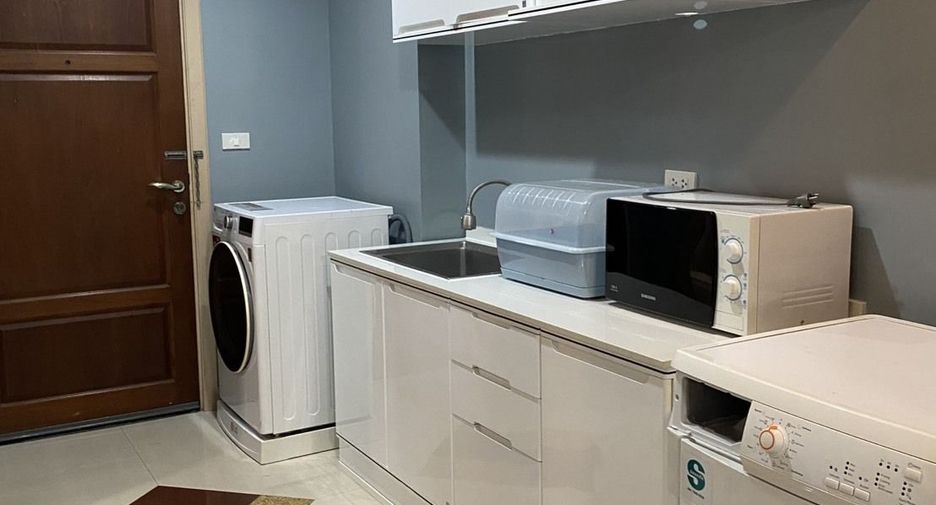 For rent 1 bed condo in Sathon, Bangkok