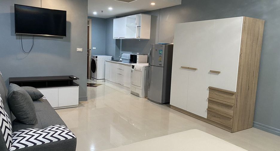 For rent 1 bed condo in Sathon, Bangkok