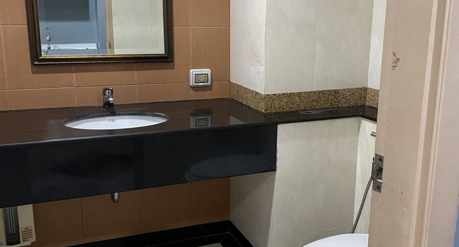 For rent 1 bed condo in Sathon, Bangkok
