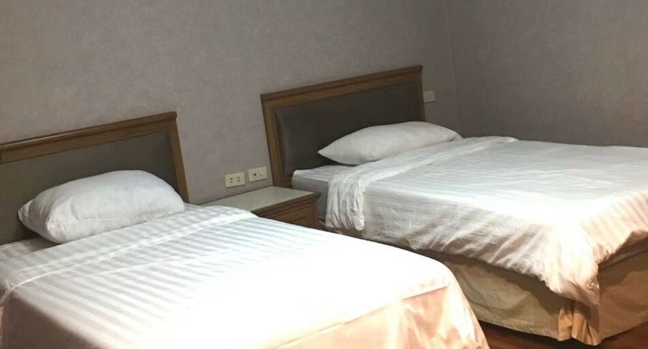 For rent 3 bedrooms apartment in Watthana, Bangkok