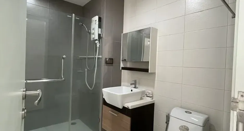 For rent 2 bedrooms condo in Phra Khanong, Bangkok