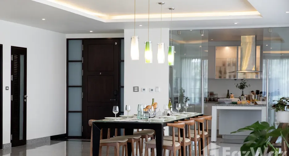 Wohnung zur Miete mit 3 Zimmer in Watthana, Bangkok