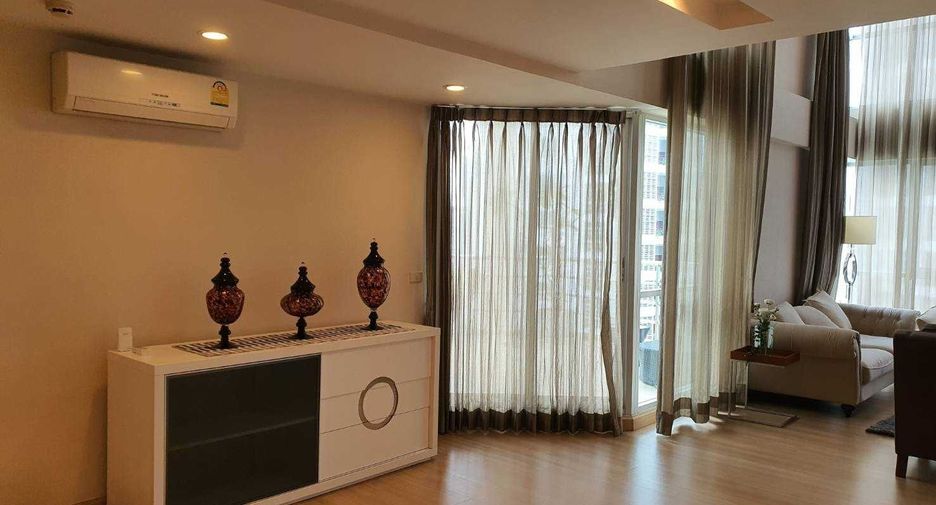 For rent 2 bedrooms condo in Pathum Wan, Bangkok
