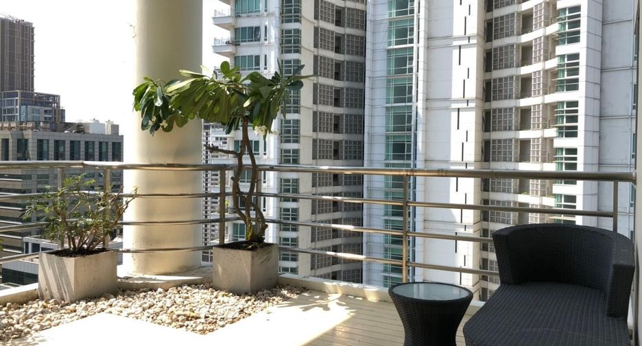 For rent 2 bedrooms condo in Pathum Wan, Bangkok