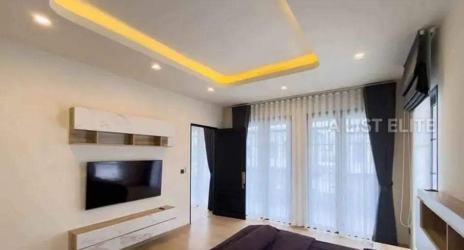 For rent 4 bedrooms house in Bang Lamung, Chonburi