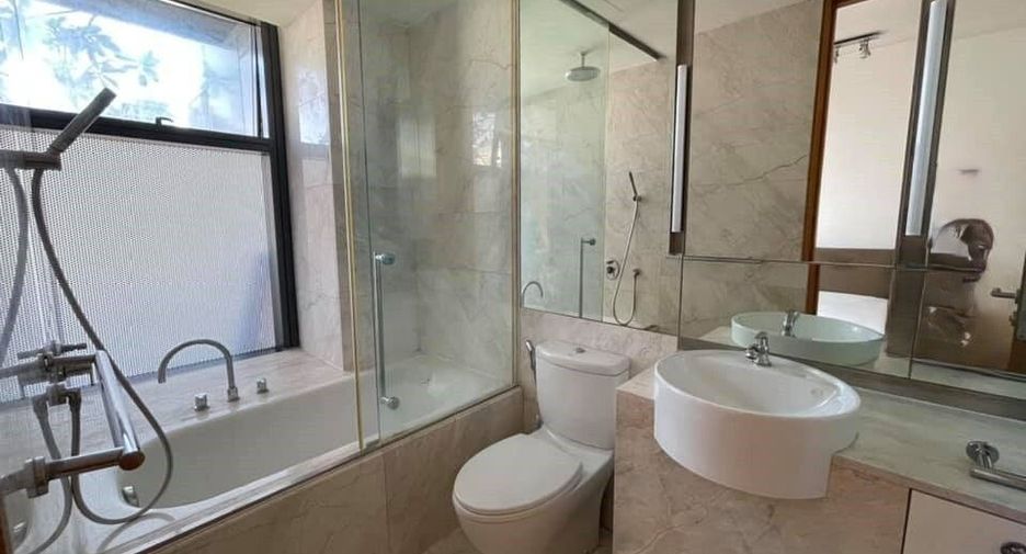 For rent 2 bedrooms condo in Sathon, Bangkok