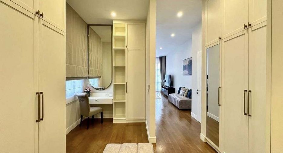For rent 5 bedrooms house in Bang Kapi, Bangkok
