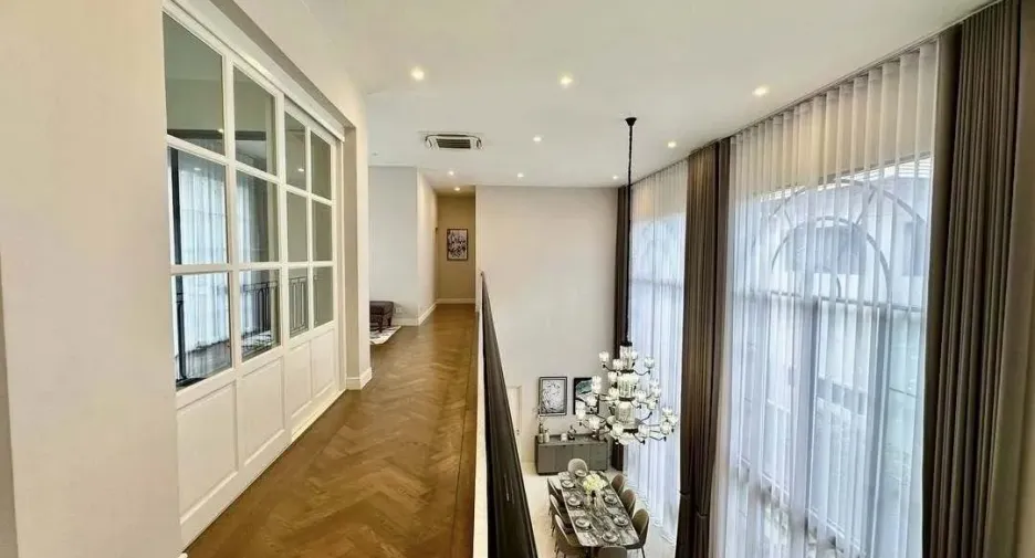 For rent 5 bedrooms house in Bang Kapi, Bangkok