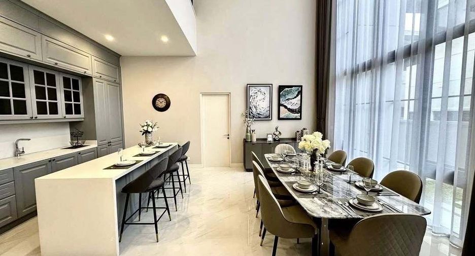 For rent 5 bedrooms house in Bang Kapi, Bangkok