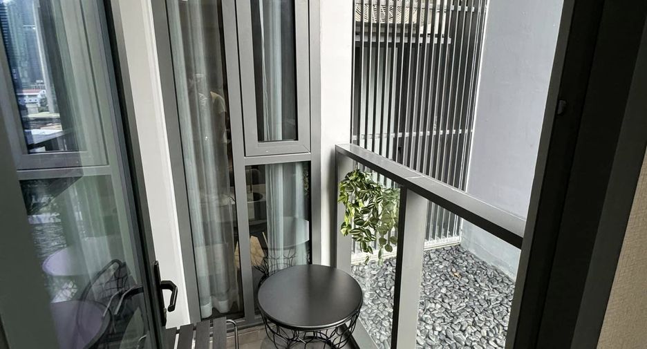 For rent 2 bedrooms condo in Sathon, Bangkok