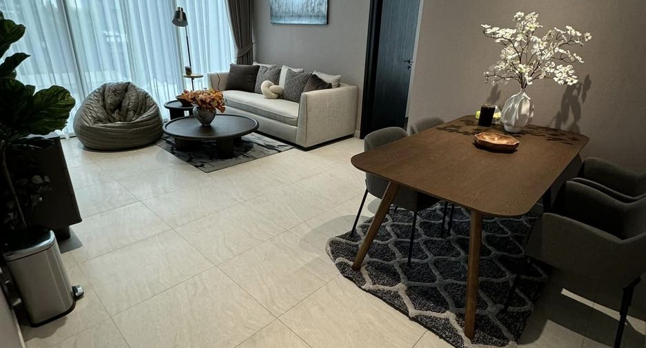 For rent 2 bedrooms condo in Sathon, Bangkok