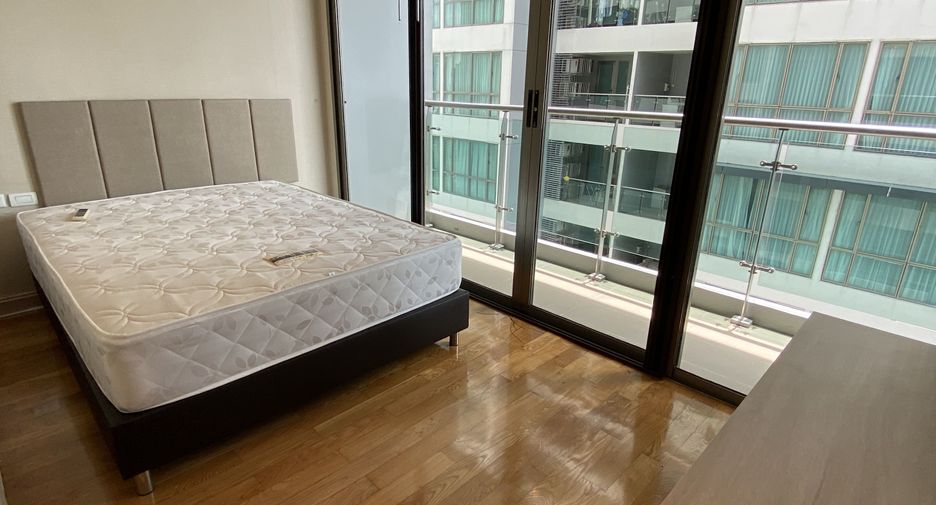 Apartamento en alquiler de 3 habitaciones en Watthana, Bangkok