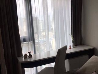 À louer studio condo à Khlong Toei, Bangkok