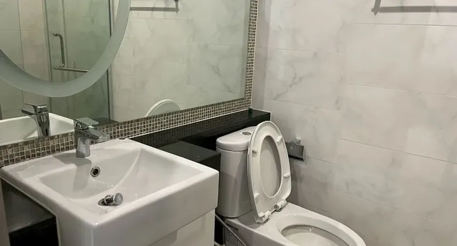 For rent 1 bed condo in Watthana, Bangkok
