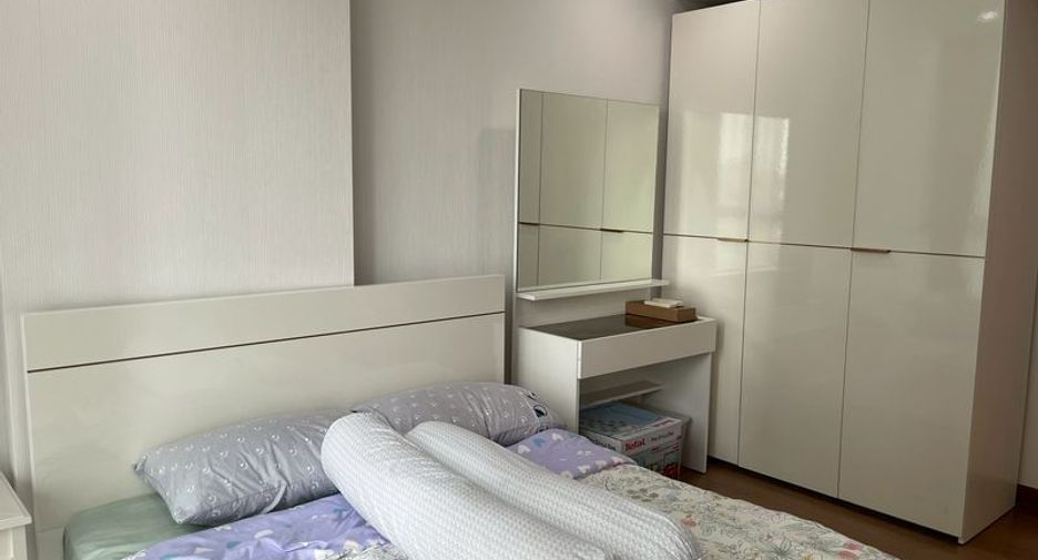 For rent 1 bed condo in Watthana, Bangkok