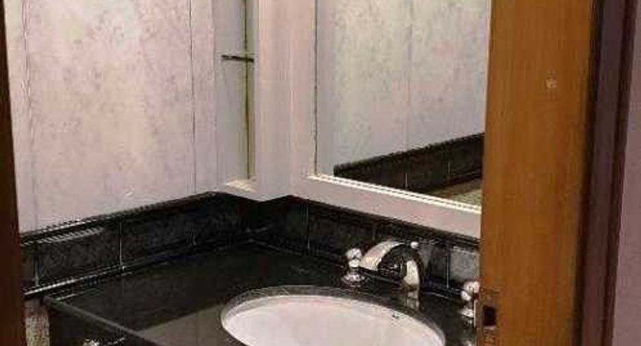 For rent 2 bedrooms condo in Sathon, Bangkok