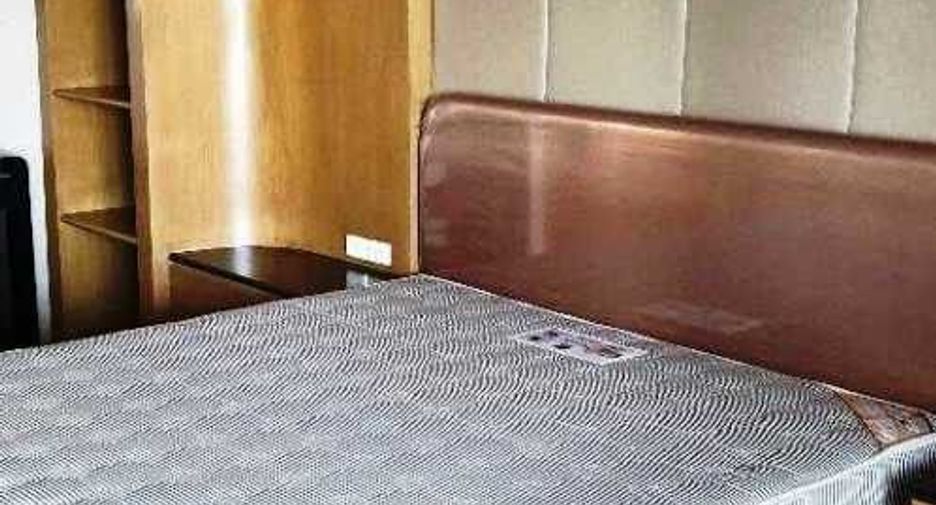 For rent 2 bedrooms condo in Sathon, Bangkok