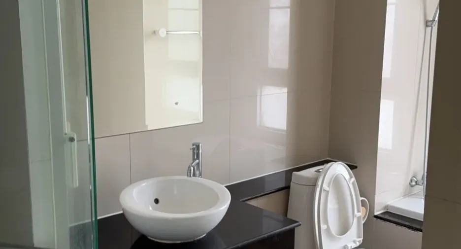 Wohnung zur Miete mit 3 Zimmer in Khlong Toei, Bangkok