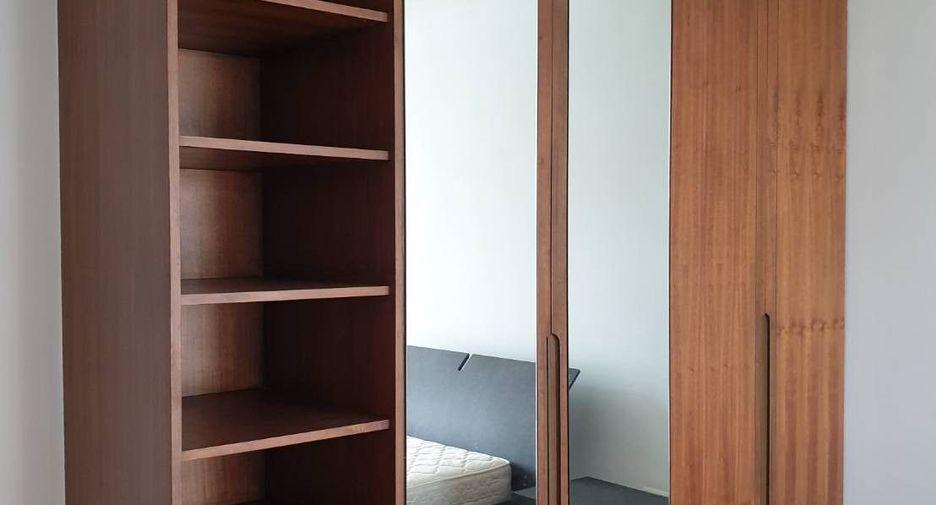 For rent 2 bedrooms condo in Sathon, Bangkok