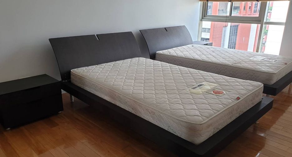 For rent 2 bedrooms condo in Sathon, Bangkok