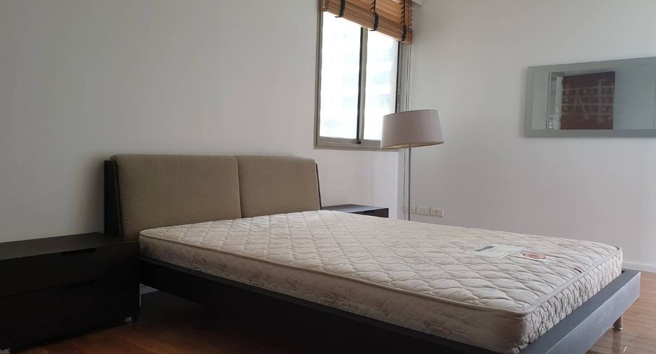 For rent 2 bedrooms condo in Sathon, Bangkok