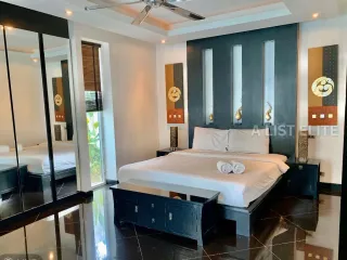 À louer 5 chambres maison à Bang Lamung, Chonburi