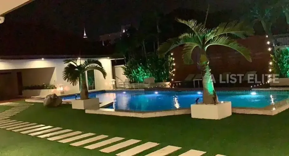 À louer 6 chambres maison à Jomtien, Pattaya