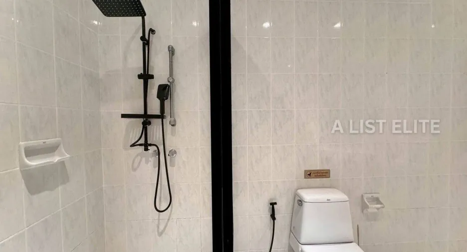 Haus zur Miete mit 5 Zimmer in Bang Lamung, Chonburi