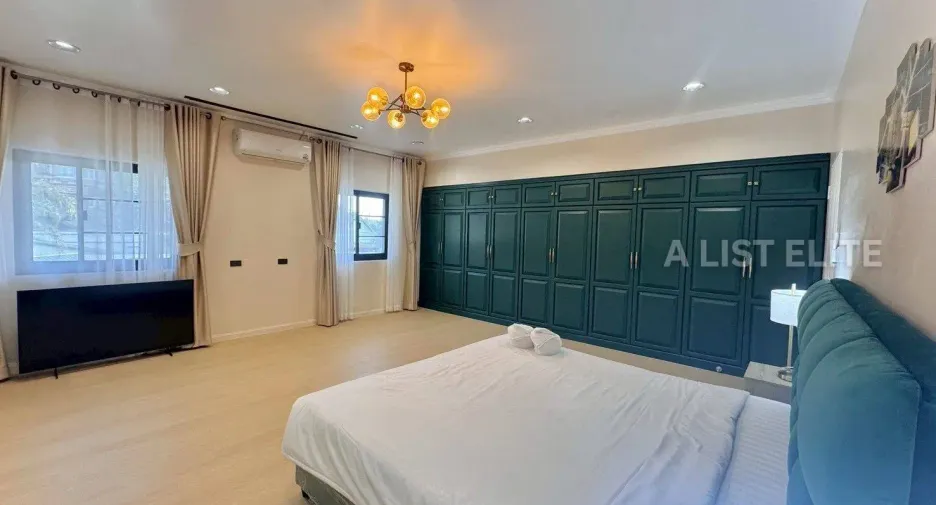 Haus zur Miete mit 5 Zimmer in Bang Lamung, Chonburi