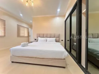 À louer 5 chambres maison à Bang Lamung, Chonburi