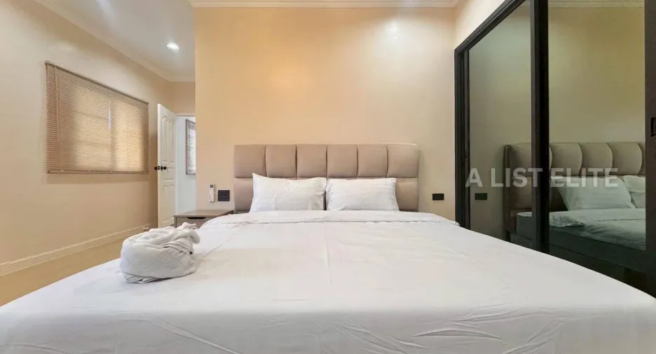 Haus zur Miete mit 5 Zimmer in Bang Lamung, Chonburi